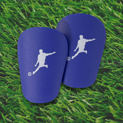 Maestro mini scheenbeschermers voor voetballers. Koop je mini scheenbeschermers in de aanbieding en voel je licht op het voetbalveld.
